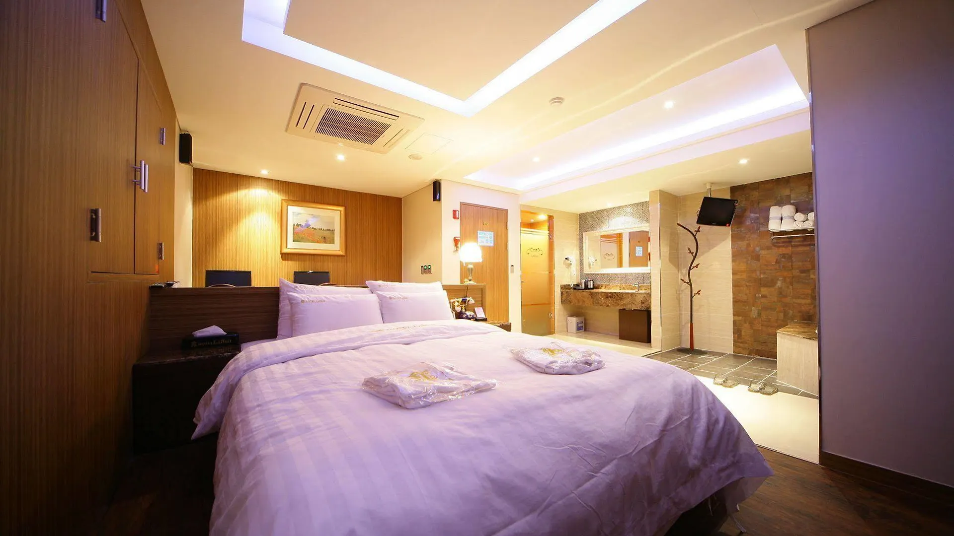 Lanuit Hotel Seoul 3*,  South Korea